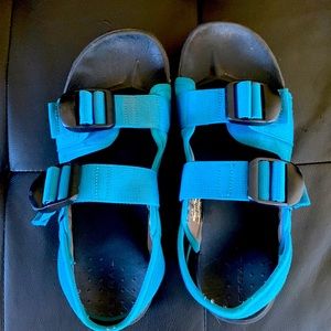 Womens size 8 astral sandals